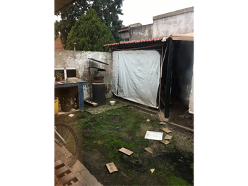 Azurduy 3486, entre Olivieri y Lavallol, Isidro Casanova