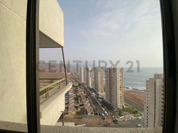 Se vende hermoso y amplio departamento  sector sur vista al mar