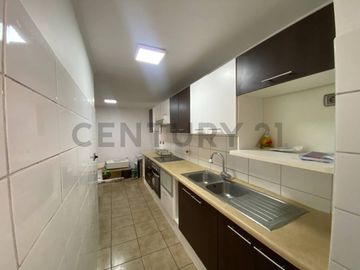 Se vende hermoso y amplio departamento  sector sur vista al mar