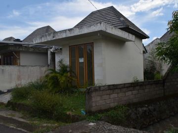 House in residential complex sandik Gunung Sari