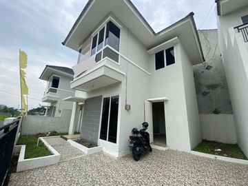 Jual Rumah Hook 2 Muka 2 Lantai Siap Huni Di Kalasan Sleman.