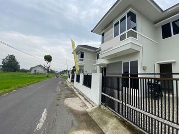 Jual Rumah Hook 2 Muka 2 Lantai Siap Huni Di Kalasan Sleman.