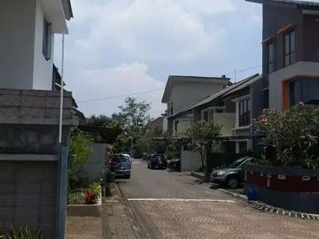 Rumah Strategis GegerKalong Dekat Setia Budi dan Sarijadi