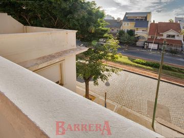 Av. De los Incas al 3800, Casa 280 m2 cubiertos sobre lote 199 m2 Refaccionada, faltan detalles