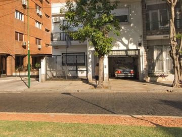 Av. De los Incas al 3800, Casa 280 m2 cubiertos sobre lote 199 m2 Refaccionada, faltan detalles