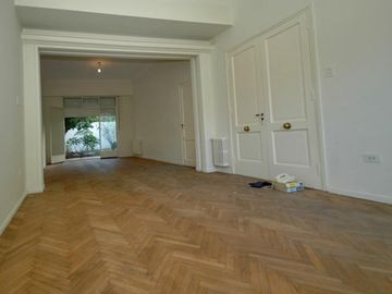 Av. De los Incas al 3800, Casa 280 m2 cubiertos sobre lote 199 m2 Refaccionada, faltan detalles