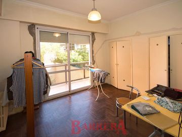 Av. De los Incas al 3800, Casa 280 m2 cubiertos sobre lote 199 m2 Refaccionada, faltan detalles