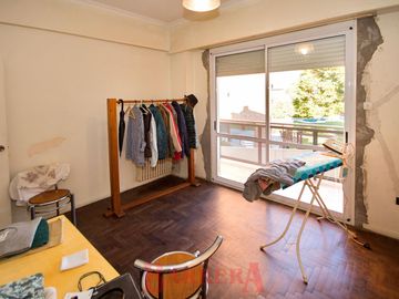 Av. De los Incas al 3800, Casa 280 m2 cubiertos sobre lote 199 m2 Refaccionada, faltan detalles