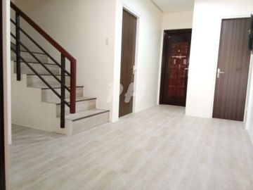 PH1021 Townhouse for Sale in Kamias at 15.2M