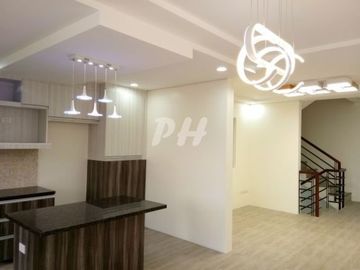PH1021 Townhouse for Sale in Kamias at 15.2M