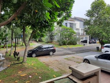 Rumah Hook 2 Lantai di Kebayoran Bintaro, 2743