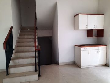 Rumah Hook 2 Lantai di Kebayoran Bintaro, 2743