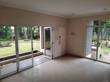 Rumah Hook 2 Lantai di Kebayoran Bintaro, 2743