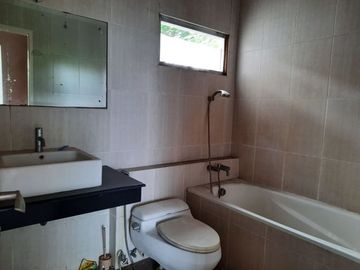 Rumah Hook 2 Lantai di Kebayoran Bintaro, 2743