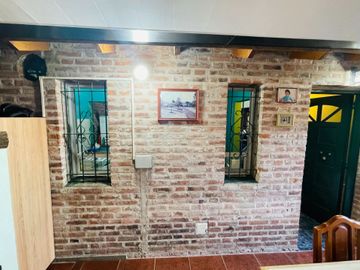 Venta de hermoso PH tipo casa en Jauregui Lujan