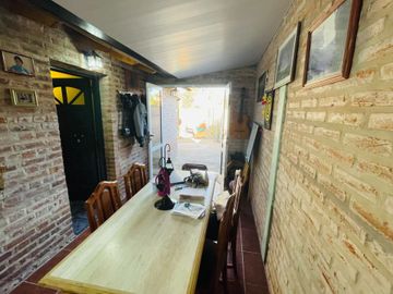 Venta de hermoso PH tipo casa en Jauregui Lujan