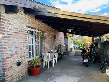 Venta de hermoso PH tipo casa en Jauregui Lujan