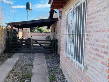 Venta de hermoso PH tipo casa en Jauregui Lujan
