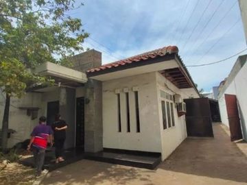 Rumah dan Gudang di Raya Kenjeran, Strategis, Hadap Selatan