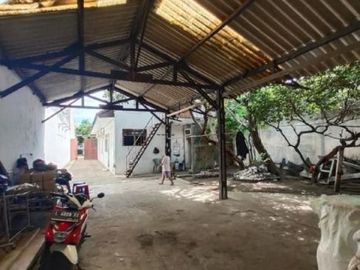 Rumah dan Gudang di Raya Kenjeran, Strategis, Hadap Selatan