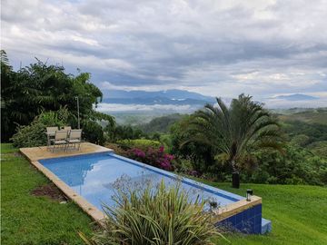En Venta Casa Campestre En Sector de Cerritos - Pereira