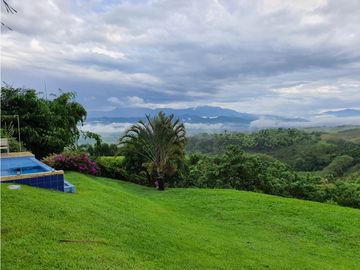 En Venta Casa Campestre En Sector de Cerritos - Pereira