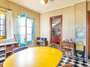 CASA  de 1930 -  VENTA - 5 AMB - COCHERA - JARDÍN - COGHLAN