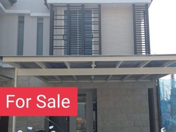 Dijual rumah GRAHA NATURA SURABAYA BARAT MEWAH MINIMALIS