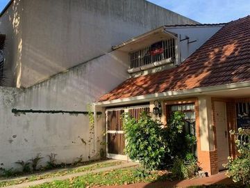 Casa PH en venta en Barrio Parque