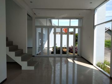 Rumah exlusive modern siap huni di ciwastra