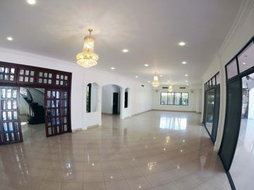 C093 - Venta Casa Mansión en Samborondón Primeros Kms - 4 dormitorios