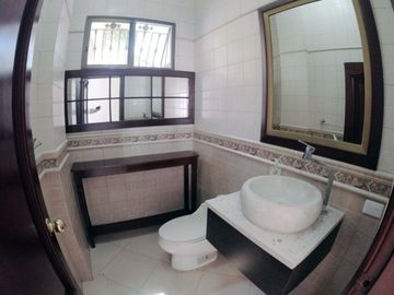 C093 - Venta Casa Mansión en Samborondón Primeros Kms - 4 dormitorios