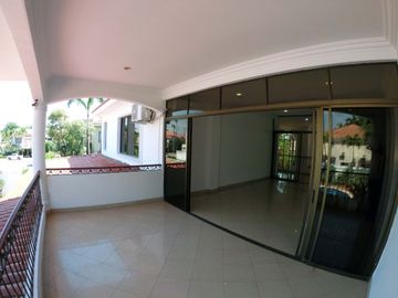 C093 - Venta Casa Mansión en Samborondón Primeros Kms - 4 dormitorios