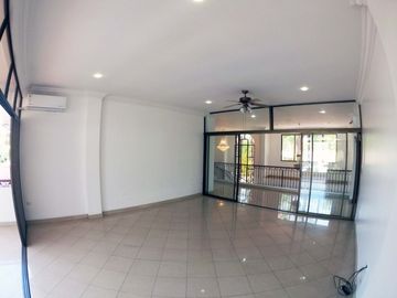 C093 - Venta Casa Mansión en Samborondón Primeros Kms - 4 dormitorios