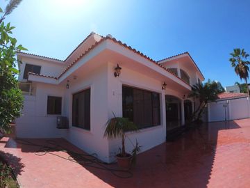 C093 - Venta Casa Mansión en Samborondón Primeros Kms - 4 dormitorios
