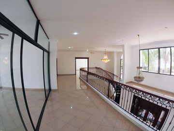 C093 - Venta Casa Mansión en Samborondón Primeros Kms - 4 dormitorios