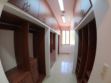 C093 - Venta Casa Mansión en Samborondón Primeros Kms - 4 dormitorios