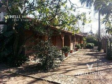 Excelente casa en Adrogue