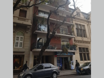 Departamento en Venta en Recoleta 4 ambientes + dependencia 110 m2 + balcón - Guido 1700