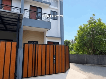 Rumah Minimalis 2 Lantai Siap Huni Di Cilangkap Jakarta Timur SHM