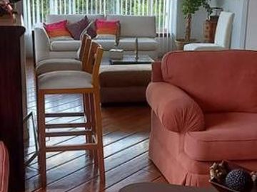 Venta casa 3 dormitorios, amplio jardín, Urbanización Exclusiva, Miravalle