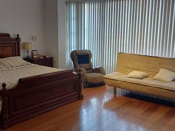 Venta casa 3 dormitorios, amplio jardín, Urbanización Exclusiva, Miravalle
