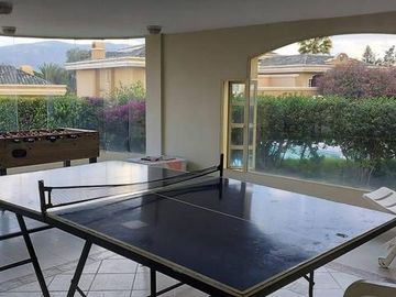Venta casa 3 dormitorios, amplio jardín, Urbanización Exclusiva, Miravalle