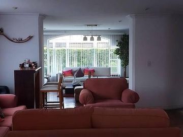 Venta casa 3 dormitorios, amplio jardín, Urbanización Exclusiva, Miravalle