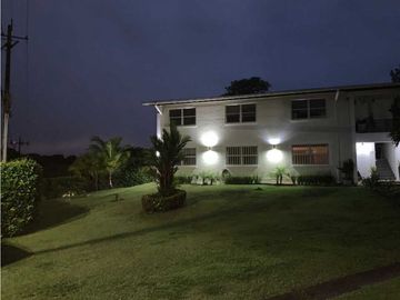 CASA CLAYTON VENTA DIVIDIDA EN 2 APARTAMENTOS