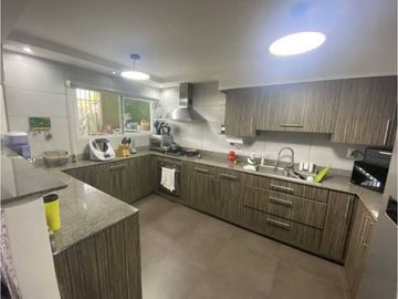 CASA CLAYTON VENTA DIVIDIDA EN 2 APARTAMENTOS