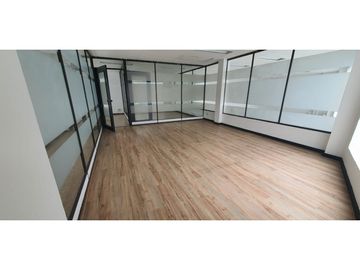 Local / Bodega con Oficinas en Arriendo en Alamos
