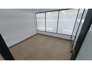 Local / Bodega con Oficinas en Arriendo en Alamos