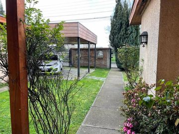 Vendo hermosa casa en sector Los Poetas