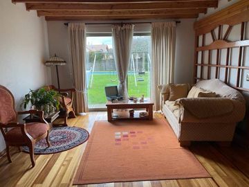 Vendo hermosa casa en sector Los Poetas